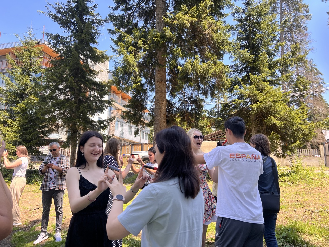 Junge Menschen bei einem internationalen Erasmus-Projekt